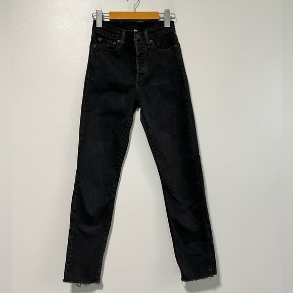Levi’s Wedgie Fit Skinny Jeans Raw Hem Black Wash Size 24 - Picture 1 of 15